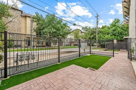 229 Knox Street Houston TX 77007