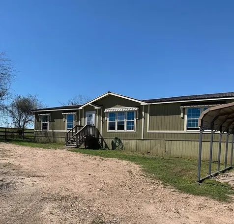 1112 County Road 240 Weimar TX 78962