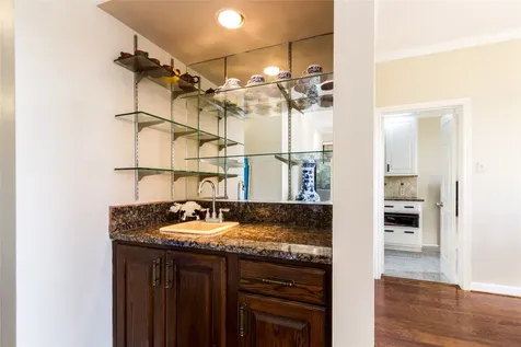 3350 Mccue Road 201 Houston TX 77056