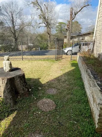 2002 Avenue O Huntsville TX 77340