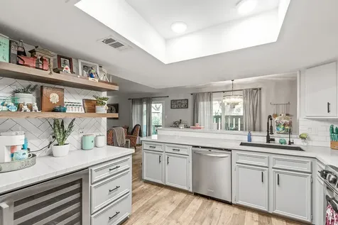 5005 Georgi Lane 64 Houston TX 77092