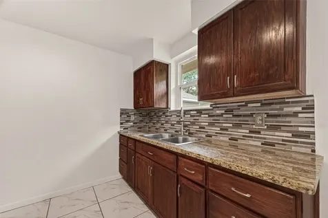 11006 Concho Street Houston TX 77072