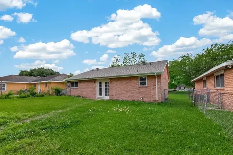 11006 Concho Street Houston TX 77072