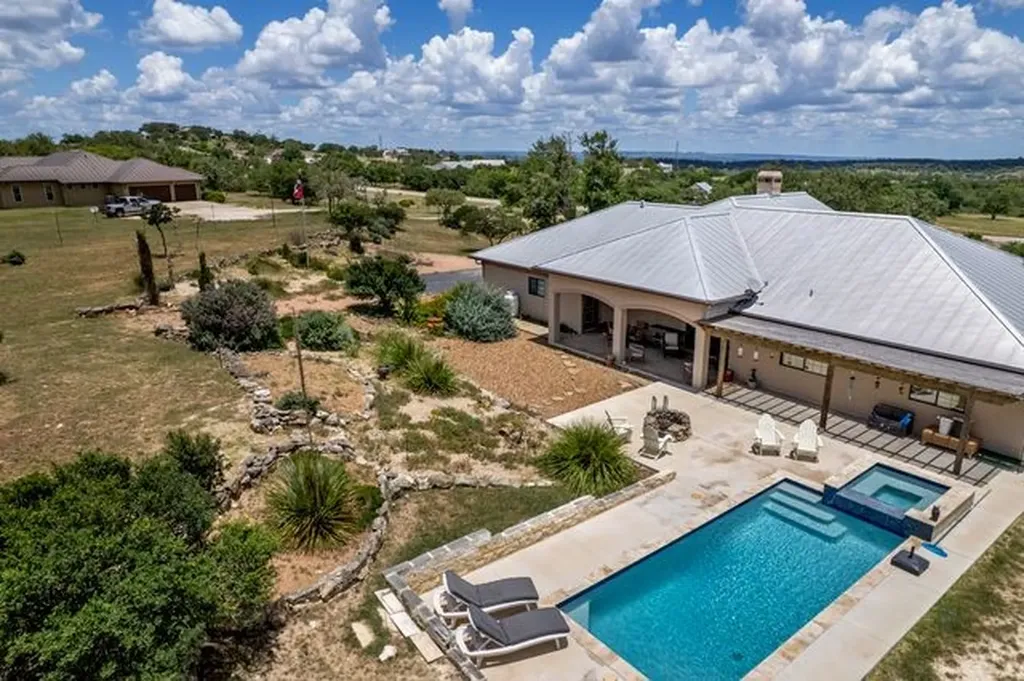 1112 Kendall Jackson Comfort TX 78013