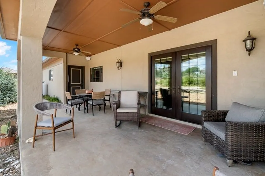 1112 Kendall Jackson Comfort TX 78013