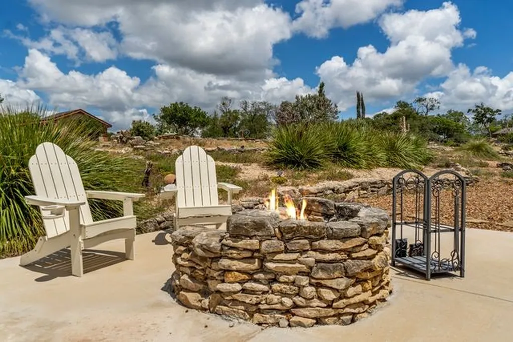 1112 Kendall Jackson Comfort TX 78013