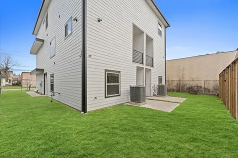 1908 Dismuke Street A Houston TX 77023