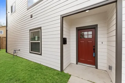 1908 Dismuke Street A Houston TX 77023