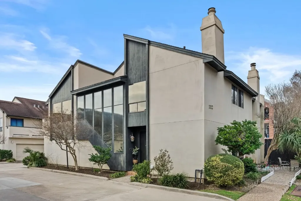 1112 Bering Drive 66 Houston TX 77057