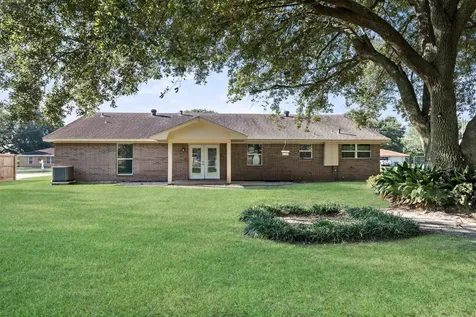 629 Carolyn Street Winnie TX 77665
