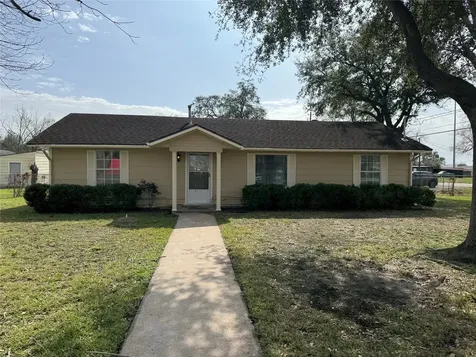 5702 Pine Avenue Pasadena TX 77503