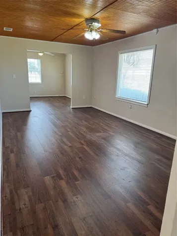 5702 Pine Avenue Pasadena TX 77503