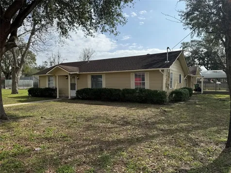 5702 Pine Avenue Pasadena TX 77503