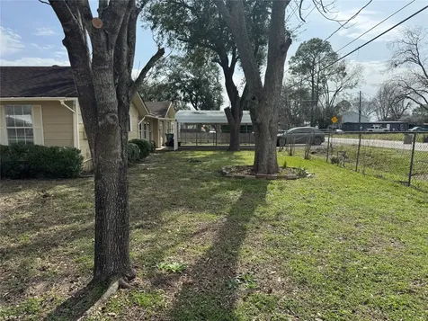 5702 Pine Avenue Pasadena TX 77503