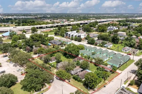 1202 Bayou Street Houston TX 77020