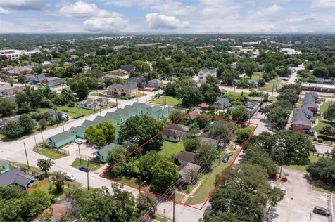 1202 Bayou Street Houston TX 77020