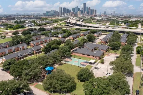 1202 Bayou Street Houston TX 77020