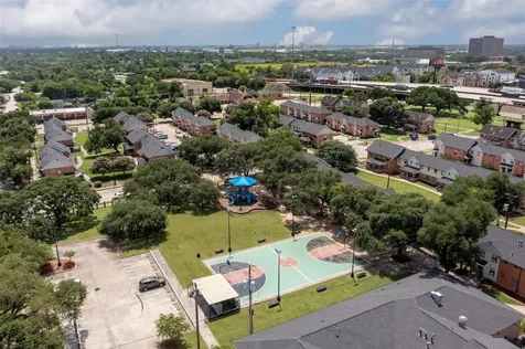 1202 Bayou Street Houston TX 77020