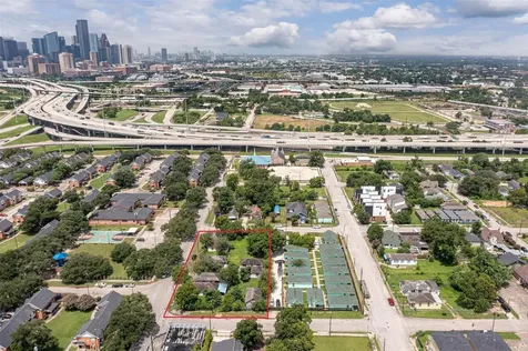 1202 Bayou Street Houston TX 77020