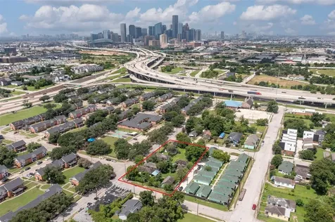 1202 Bayou Street Houston TX 77020