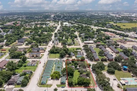 1202 Bayou Street Houston TX 77020