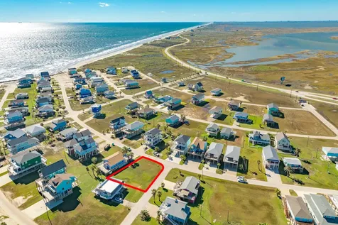 13026 Buccaneer Parkway Freeport TX 77541