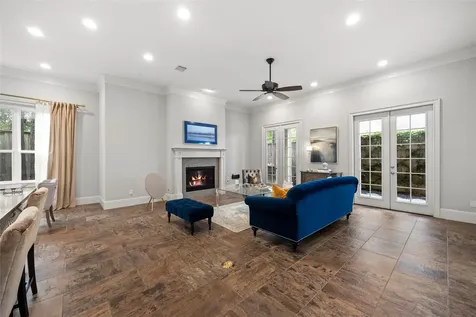 172 Mcgoey Circle The Woodlands TX 77384