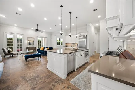 172 Mcgoey Circle The Woodlands TX 77384