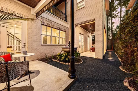 172 Mcgoey Circle The Woodlands TX 77384