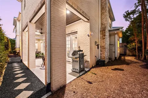 172 Mcgoey Circle The Woodlands TX 77384