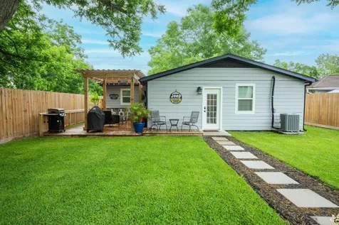 846 S Anderson Street Angleton TX 77515