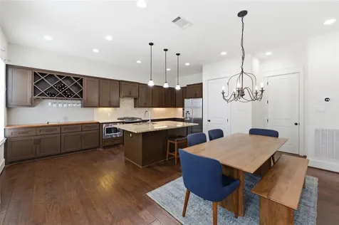 1425 W 23rd Street B Houston TX 77008