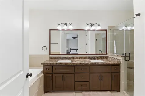 1425 W 23rd Street B Houston TX 77008