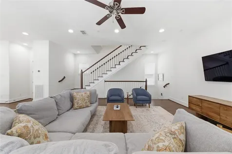 1425 W 23rd Street B Houston TX 77008