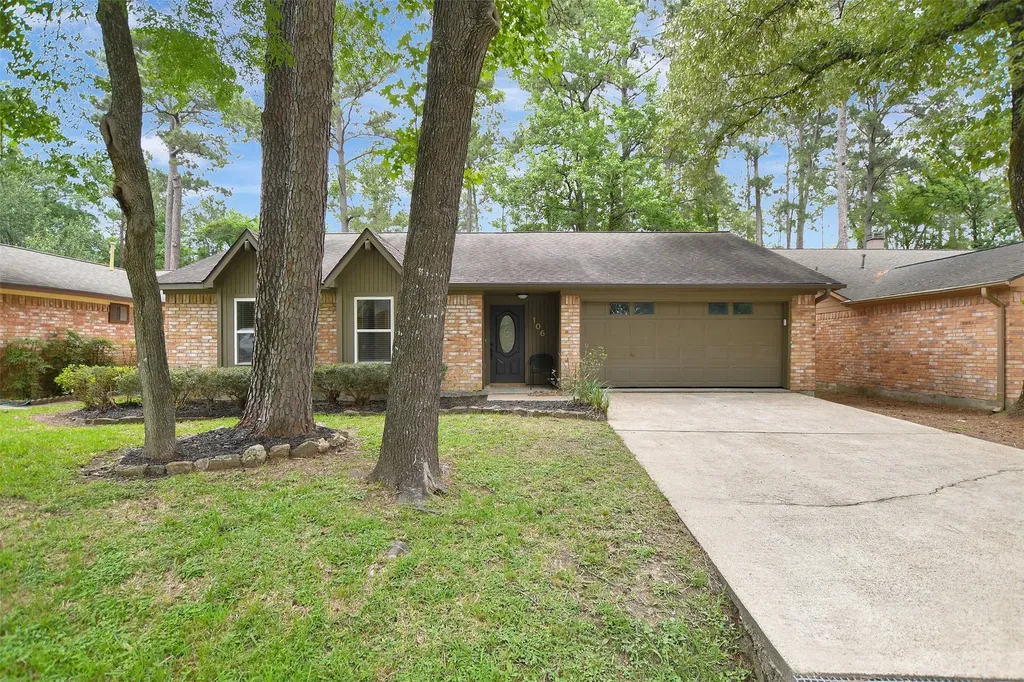 106 N Woodstock Circle Drive The Woodlands TX 77381