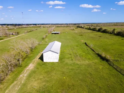 2313 N Shanks Road Angleton TX 77566