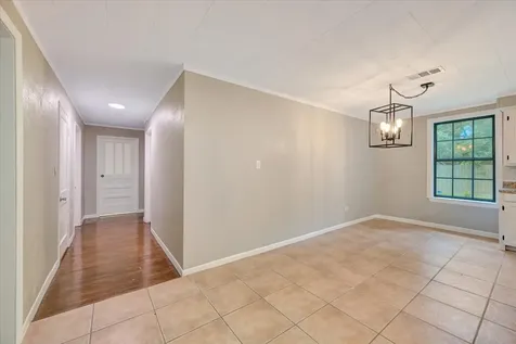 527 S Iowa Avenue League City TX 77573