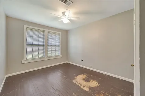 527 S Iowa Avenue League City TX 77573