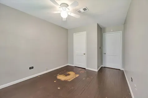 527 S Iowa Avenue League City TX 77573