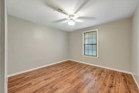 527 S Iowa Avenue League City TX 77573