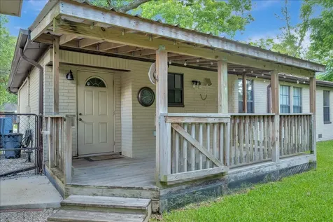 527 S Iowa Avenue League City TX 77573