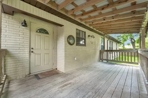 527 S Iowa Avenue League City TX 77573