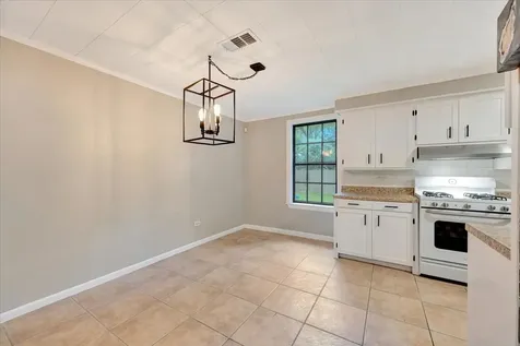 527 S Iowa Avenue League City TX 77573