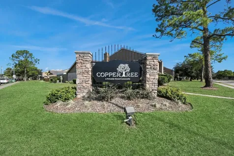 6154 W Airport Boulevard 16 Houston TX 77035