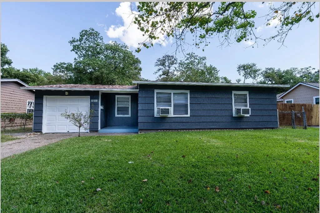1011 Linden Street La Marque TX 77568