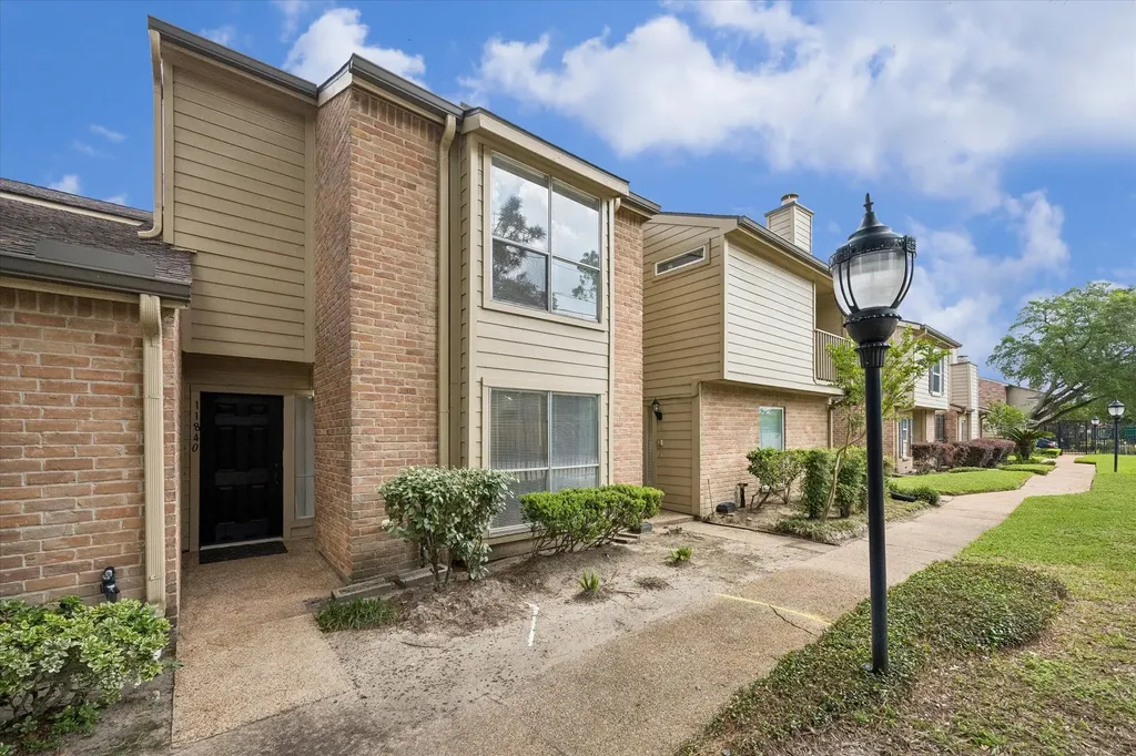 11840 Barryknoll Lane 8 Houston TX 77024
