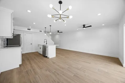 11840 Barryknoll Lane 8 Houston TX 77024