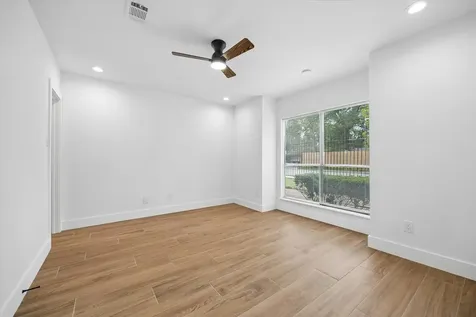 11840 Barryknoll Lane 8 Houston TX 77024
