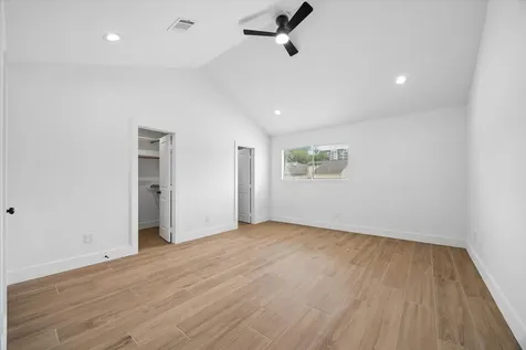 11840 Barryknoll Lane 8 Houston TX 77024