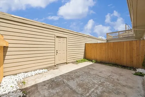 11840 Barryknoll Lane 8 Houston TX 77024